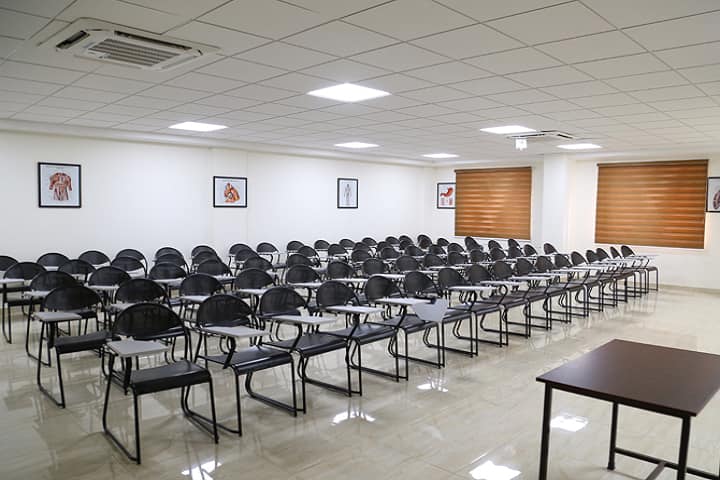 Panimalar Medical College Hospital and Research Institute, Chennai campus photo 4