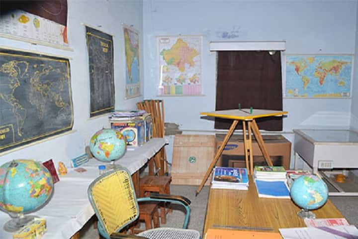 Shivanand Degree College, Indara, Mau campus photo 4