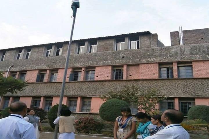 Smt Pushpatai Hiray Arts Science and Commerce Mahila Mahavidyalaya, Malegaon campus photo 2