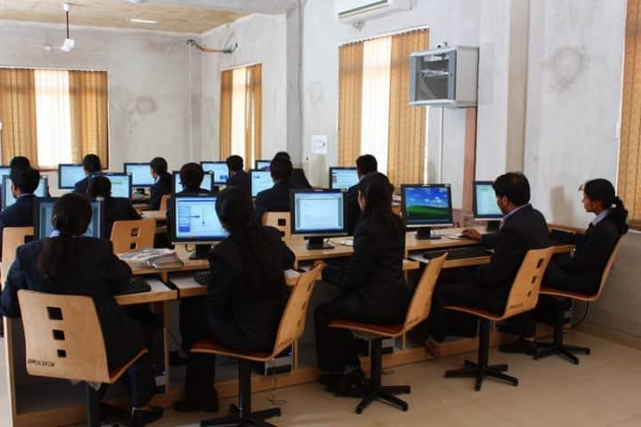 Kum MH Gardi School of Management, Rajkot campus photo 4