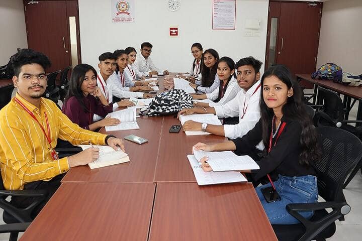 RAV's Laxmichand Golwala College of Commerce and Economics, Mumbai campus photo 5