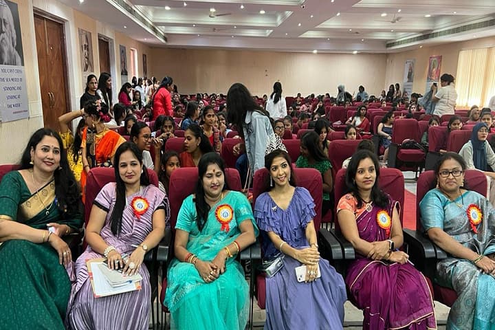 Radhe Krishna Women's College, Hyderabad campus photo 2