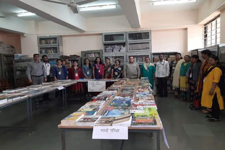 Huzurpaga Smt Durgabai Mukunddas Lohiya Mahila Vanijya Mahavidyalaya, Pune campus photo 4