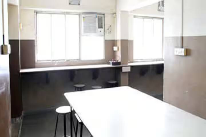 KHMW College of Science and Commerce, Mumbai campus photo 2
