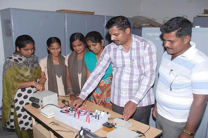 Government First Grade College for Women, Krishnarajpet campus photo 6