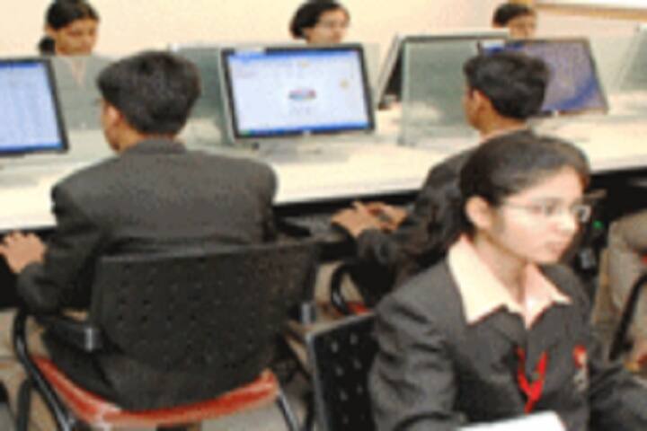 RG Sapkal Institute of Pharmacy, Nashik campus photo 4