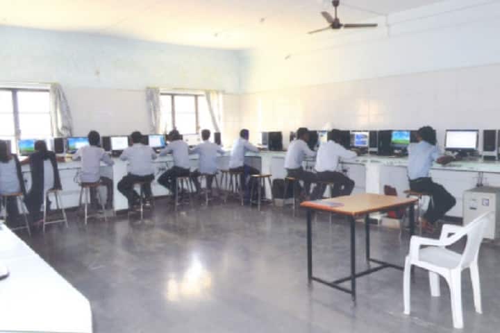 VG Shivdare College of Arts Commerce and Science, Solapur campus photo 4