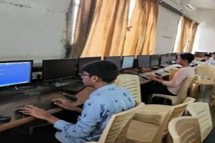 Atmanand Saraswati Science College, Surat campus photo 3