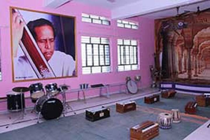 Navgan Shikshan Sanstha Rajuri Arts Commerce College, Beed campus photo 6