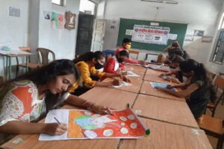 Amar Shahid Raja bhahu Mahakal Government College, Sonkatch campus photo 4