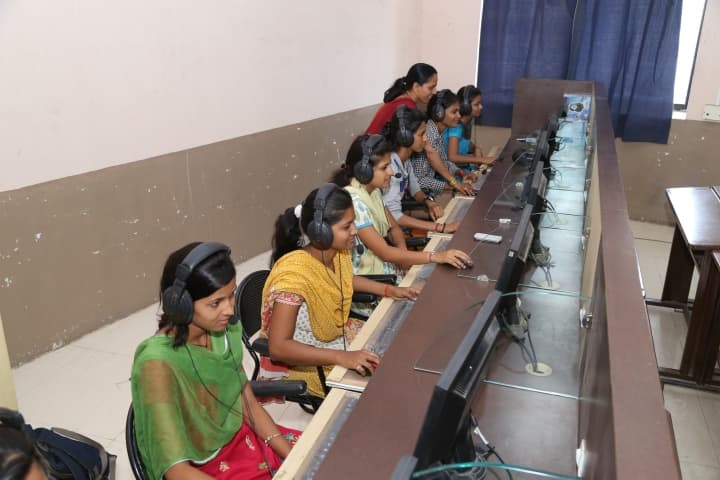 Women's Education Society's Smt Mathubai Garware Kanya Mahavidyalaya, Sangli campus photo 4