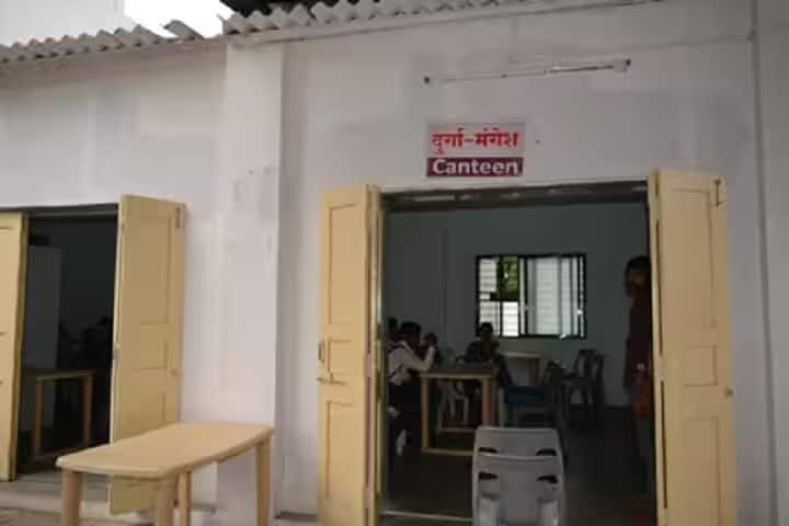 Hirachand Nemchand College of Commerce, Solapur campus photo 6