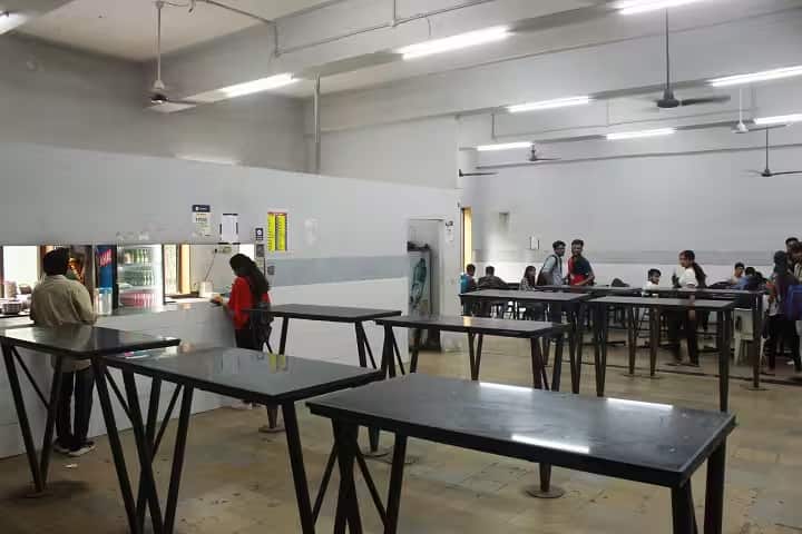 Shri Chinai College of Commerce and Economics, Mumbai campus photo 4