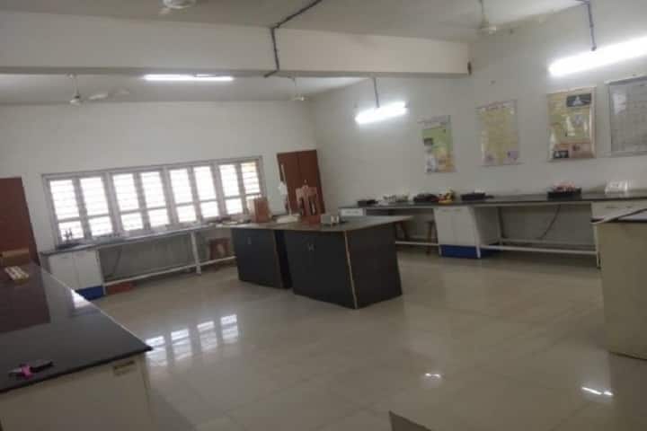Shri Meghmani Umiya Science College, Ahmedabad campus photo 6
