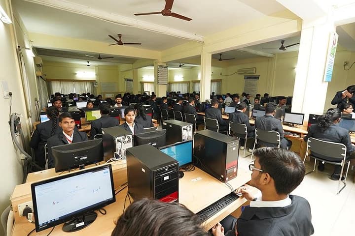 Chouksey College of Science and Commerce, Bilaspur campus photo 5