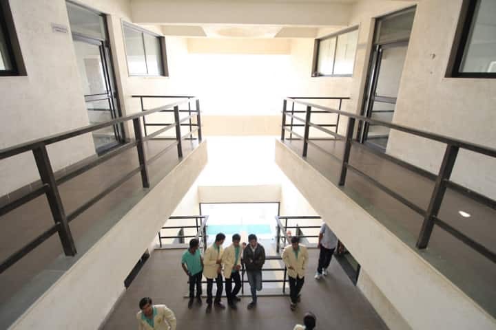 Sanjaybhai Rajguru Science College, Rajkot campus photo 2