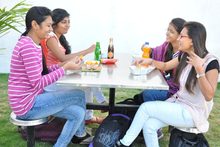 Sanjaybhai Rajguru Science College, Rajkot campus photo 5