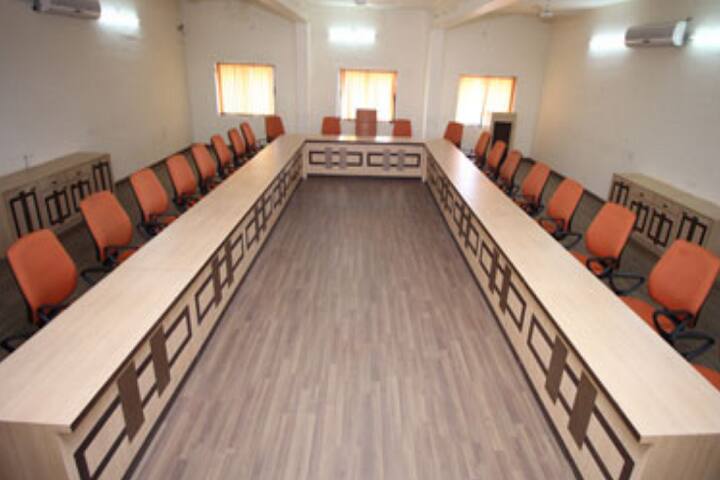 Sanjaybhai Rajguru Science College, Rajkot campus photo 6