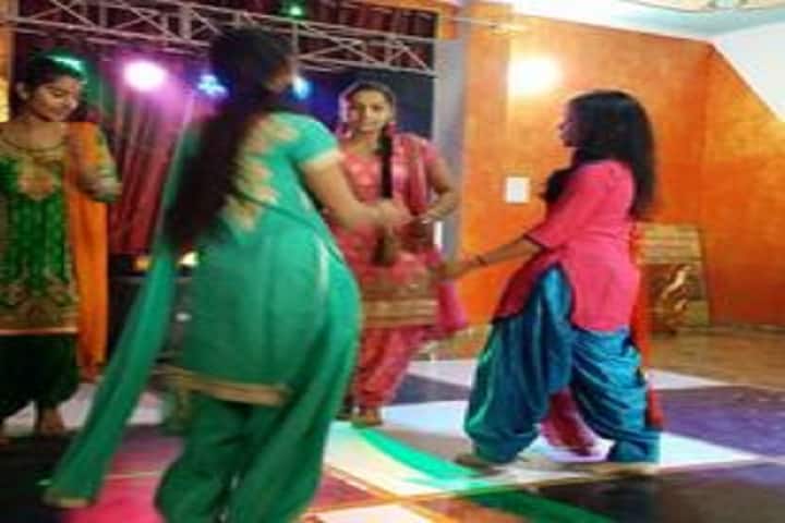 Maa Vaishno Devi Mahila Mahavidyalaya, Bareilly campus photo 2