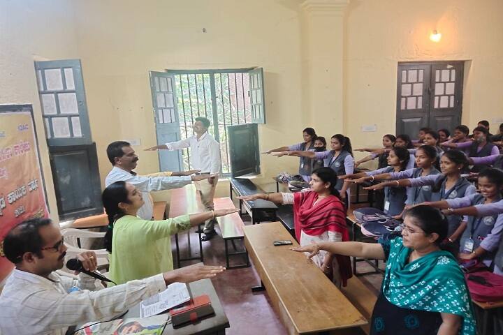 Government First Grade College for Women, Shimoga campus photo 6