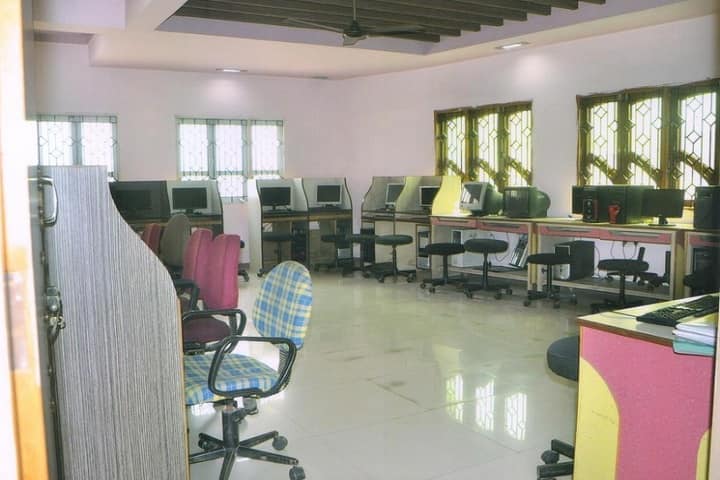 Uma B Ed College, Ahmedabad campus photo 6