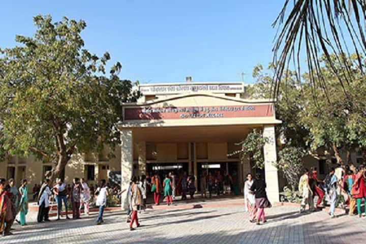 Smt Motiben Jadavjibhai Malani Education and Cheritable Trust Shree Mahila College, Khamta campus photo 5