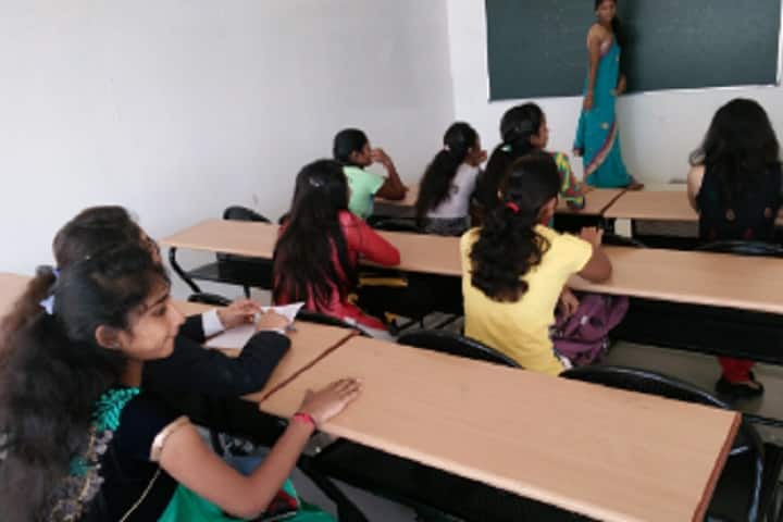 Shree Kokilaben Karsanbhai Patel Girls Science College, Mehsana campus photo 4