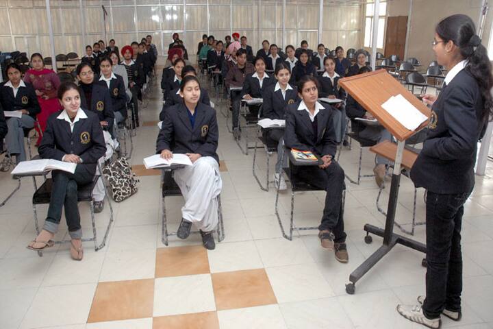 Sri Guru Harkrishan College of Management and Technology, Bahadurgarh campus photo 3