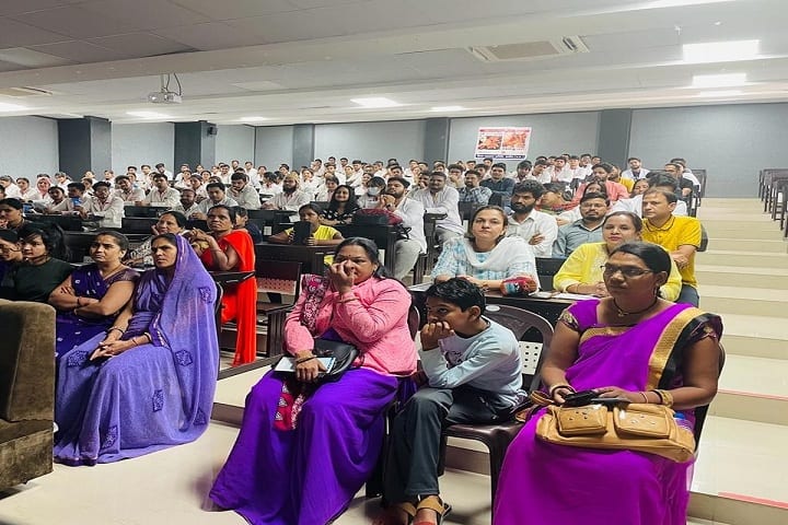 LNCT Medical College and Sewakunj Hospital, Indore campus photo 2