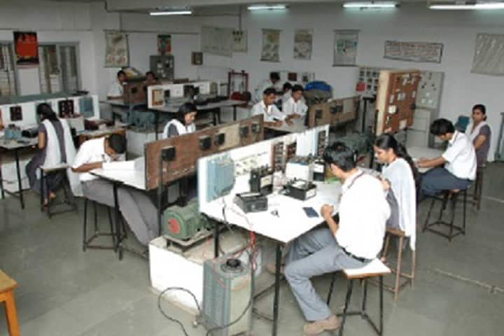 Vidya Prasarak Mandal's College of Engineering, Thane campus photo 6