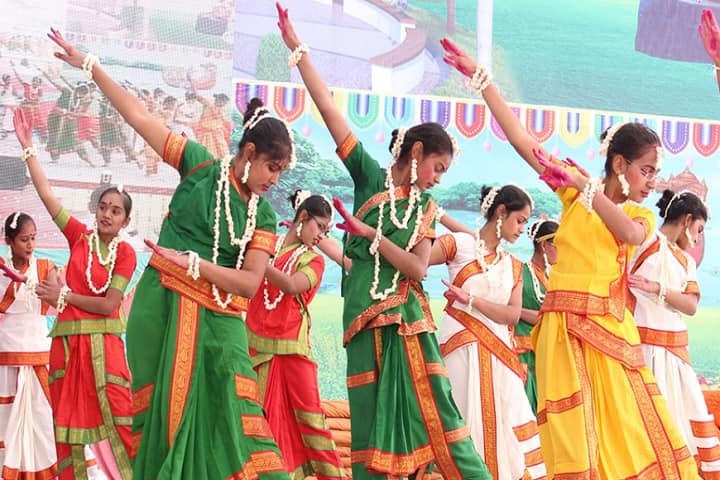 Shree Sahjanand Girls Institute, Bhuj campus photo 2