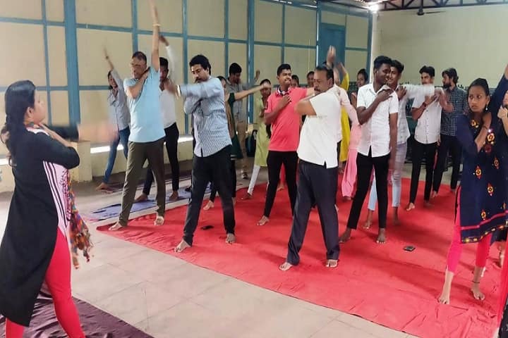 Vasantdada Patil Pratishthan Guruvarya Sadanand Maharaj Arts and Commerce College, Kondhwa campus photo 2
