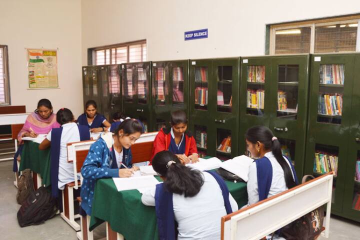 Smt Surajdevi Ramchand Mohata Mahila Mahavidyalaya, Khamgaon campus photo 4
