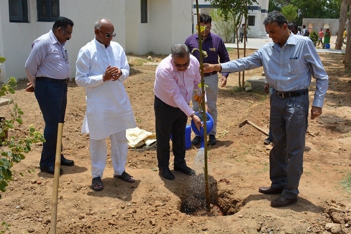 Ratnamani Commerce College, Becharaji campus photo 2