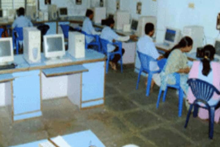 Shri Sant Gadge Baba Hindi Mahavidyalaya, Bhusawal campus photo 4