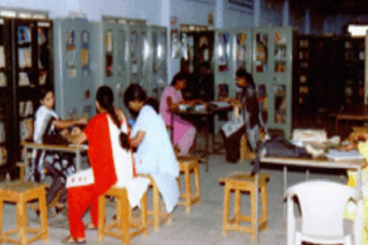 Shri Sant Gadge Baba Hindi Mahavidyalaya, Bhusawal campus photo 5
