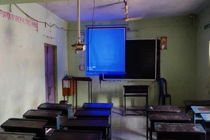 Sarvodaya Shikshan Sanstha's Arts Commerce and Science College, Umadi campus photo 3