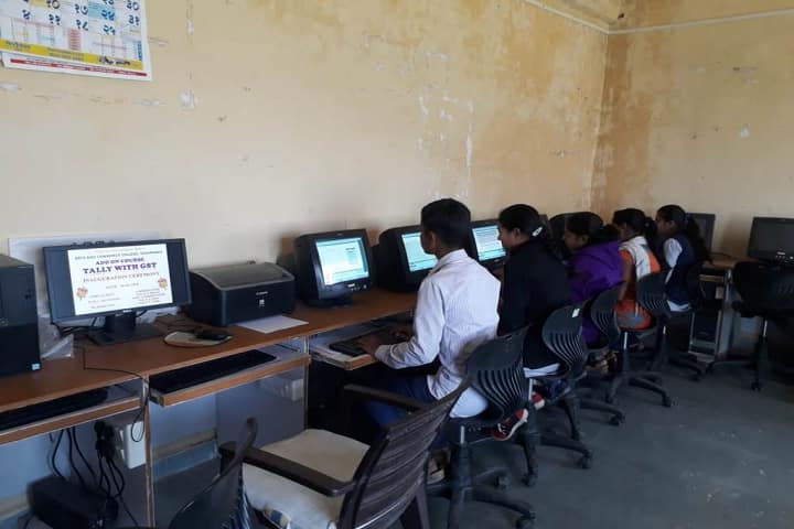 Maratha Vidya Prasarak Samaj's Arts and Commerce College, Taharabad campus photo 3