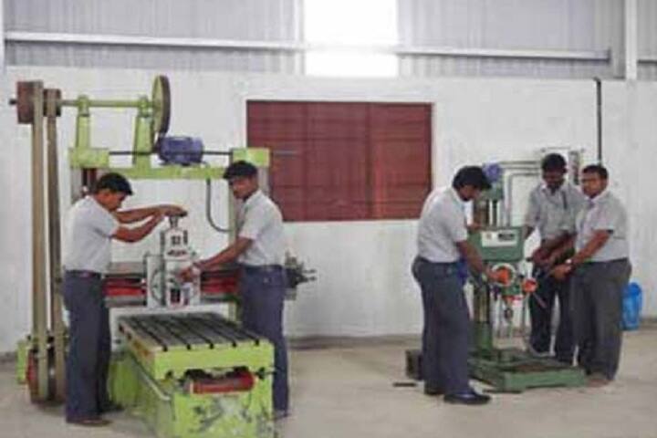 Saraswathi Velu College of Engineering, Vellore campus photo 6
