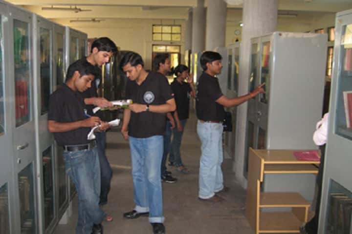 Motilal Nehru Institute of Research and Business Administration, University of Allahabad campus photo 4