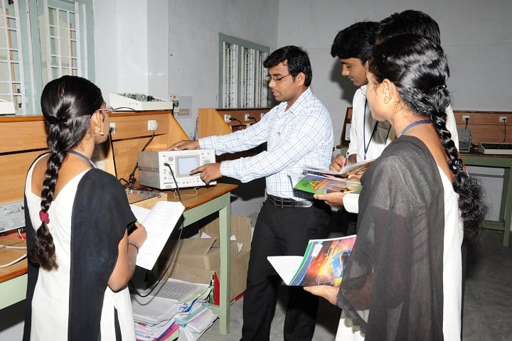 Khader Memorial College of Engineering and Technology, Nalgonda campus photo 3