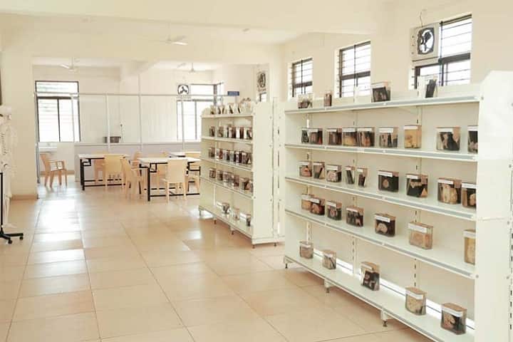 Jagadguru Gangadhar Mahaswamigalu Moorsavirmath Medical College, Hubli campus photo 3