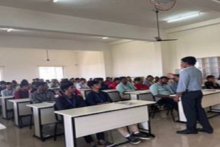 SRM Trichy Arts and Science College, Tiruchirappalli campus photo 4