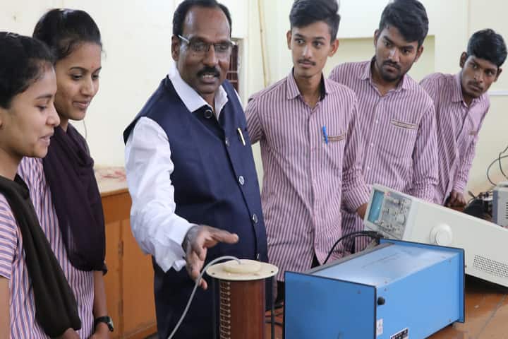 Kittel Science College, Dharwad campus photo 4