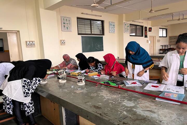 Mahendra Pratap Sharada Prasad Singh College of Science and Commerce, Mumbai campus photo 4