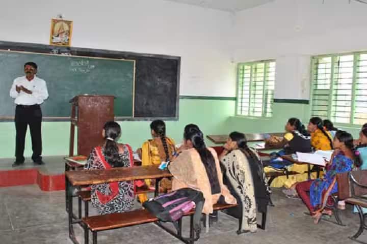 HK Veeranna Gowdh First Grade College, Maddur campus photo 2