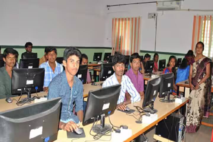 HK Veeranna Gowdh First Grade College, Maddur campus photo 5