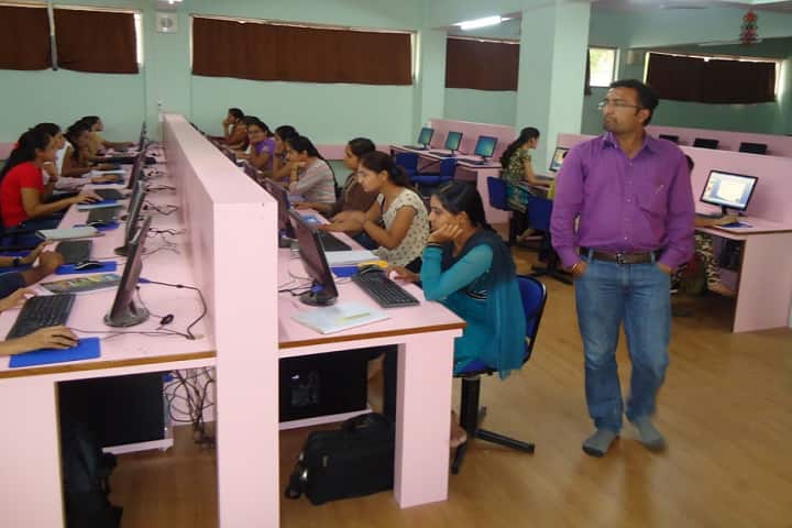 Smt RO Patel Women's MCA College, Rajkot campus photo 3