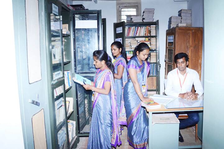 MVPS's Maharshi Shinde Adhyapak Vidyalaya, Nashik campus photo 3