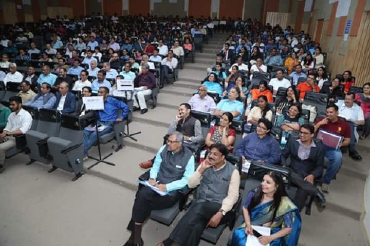 MES's Senior College, Pune campus photo 2